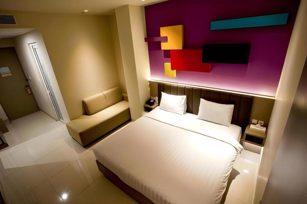 Zoom Dharmahusada Hotel Surabaya Eksteriør bilde