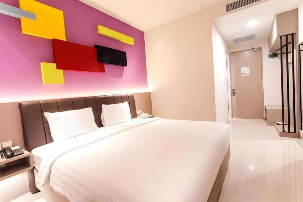 Zoom Dharmahusada Hotel Surabaya Eksteriør bilde