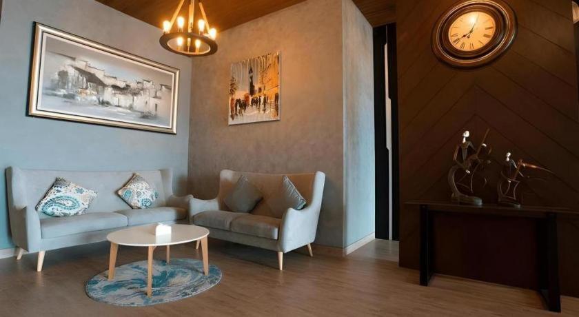 Zoom Dharmahusada Hotel Surabaya Eksteriør bilde