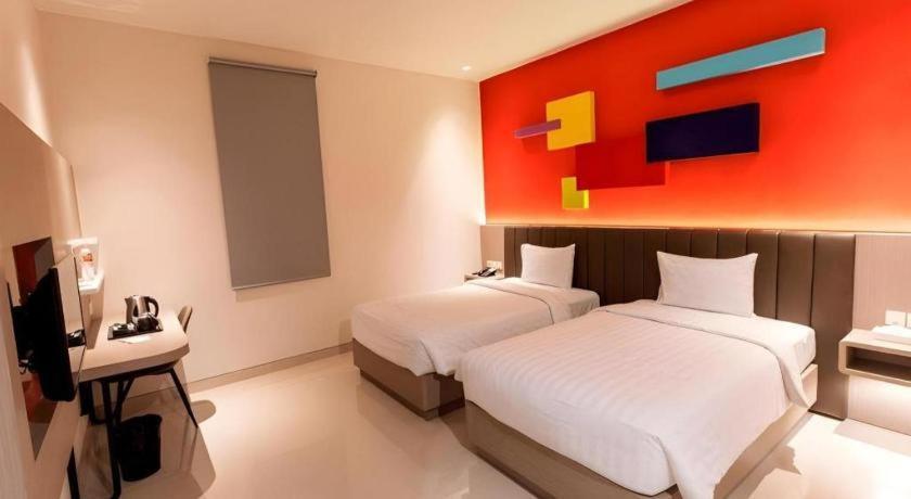 Zoom Dharmahusada Hotel Surabaya Eksteriør bilde
