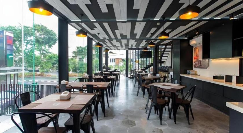 Zoom Dharmahusada Hotel Surabaya Eksteriør bilde