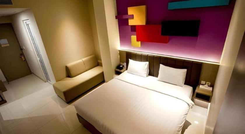 Zoom Dharmahusada Hotel Surabaya Eksteriør bilde