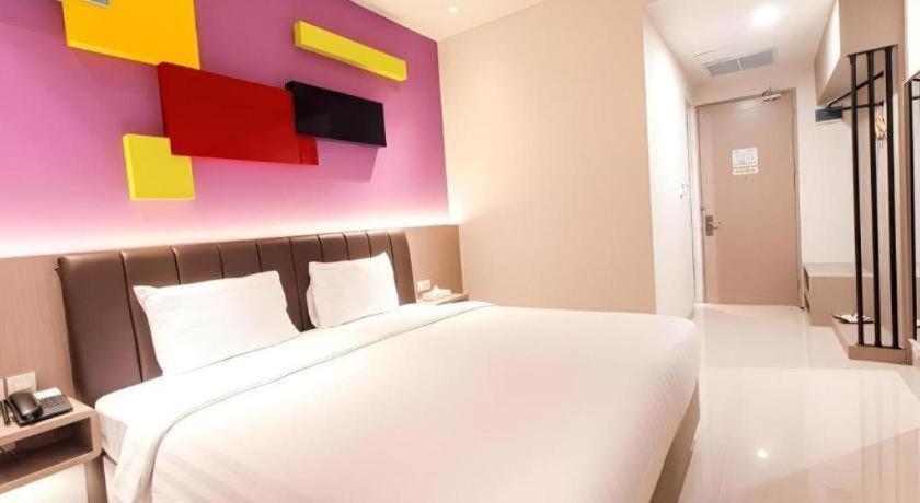 Zoom Dharmahusada Hotel Surabaya Eksteriør bilde
