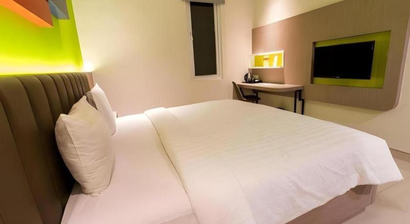 Zoom Dharmahusada Hotel Surabaya Eksteriør bilde